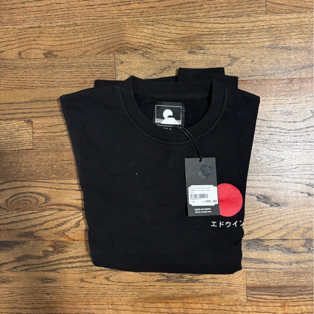 Edwin black sweatshirt 

Size M